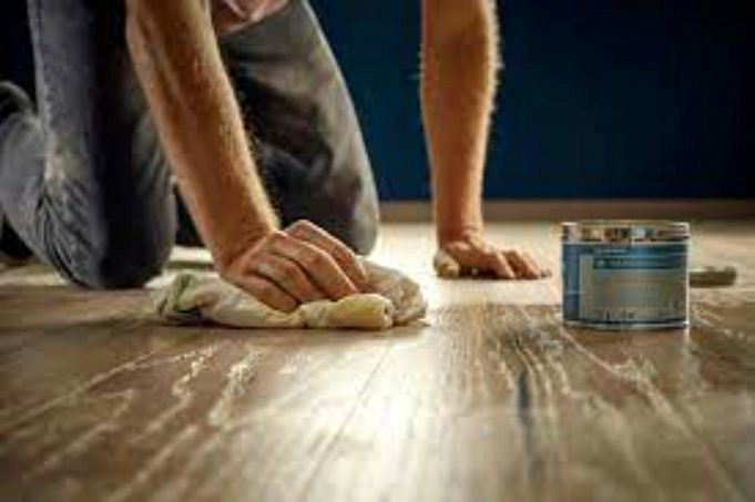 Drei Einfache Tipps, Um Fett Von Ihrem Küchenboden Zu Entfernen