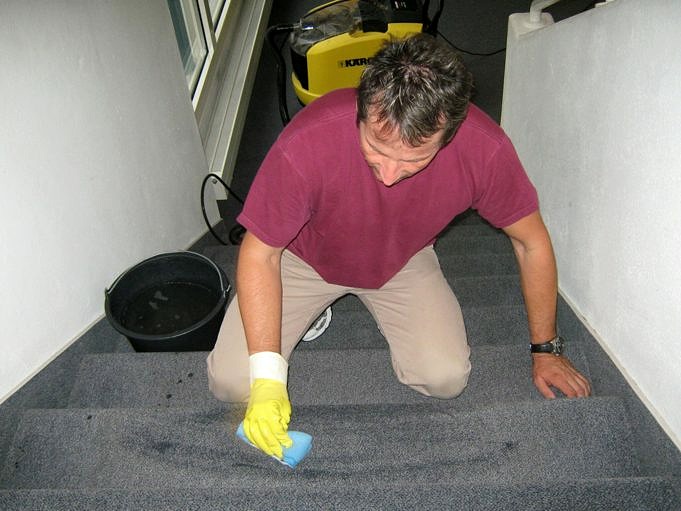 Teppich Auf Treppen Reinigen